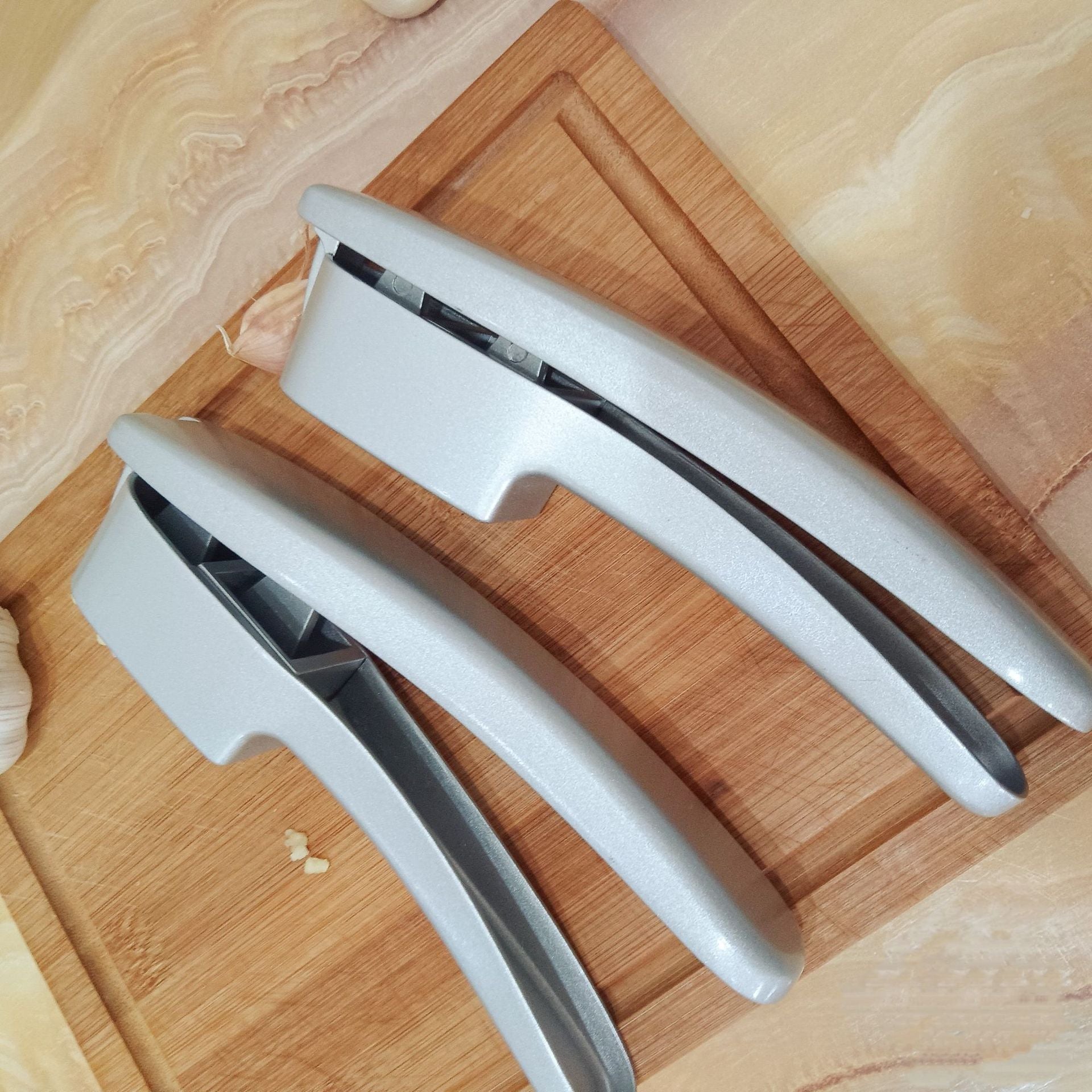 2-in-1 Manual Garlic Slicer & Crusher